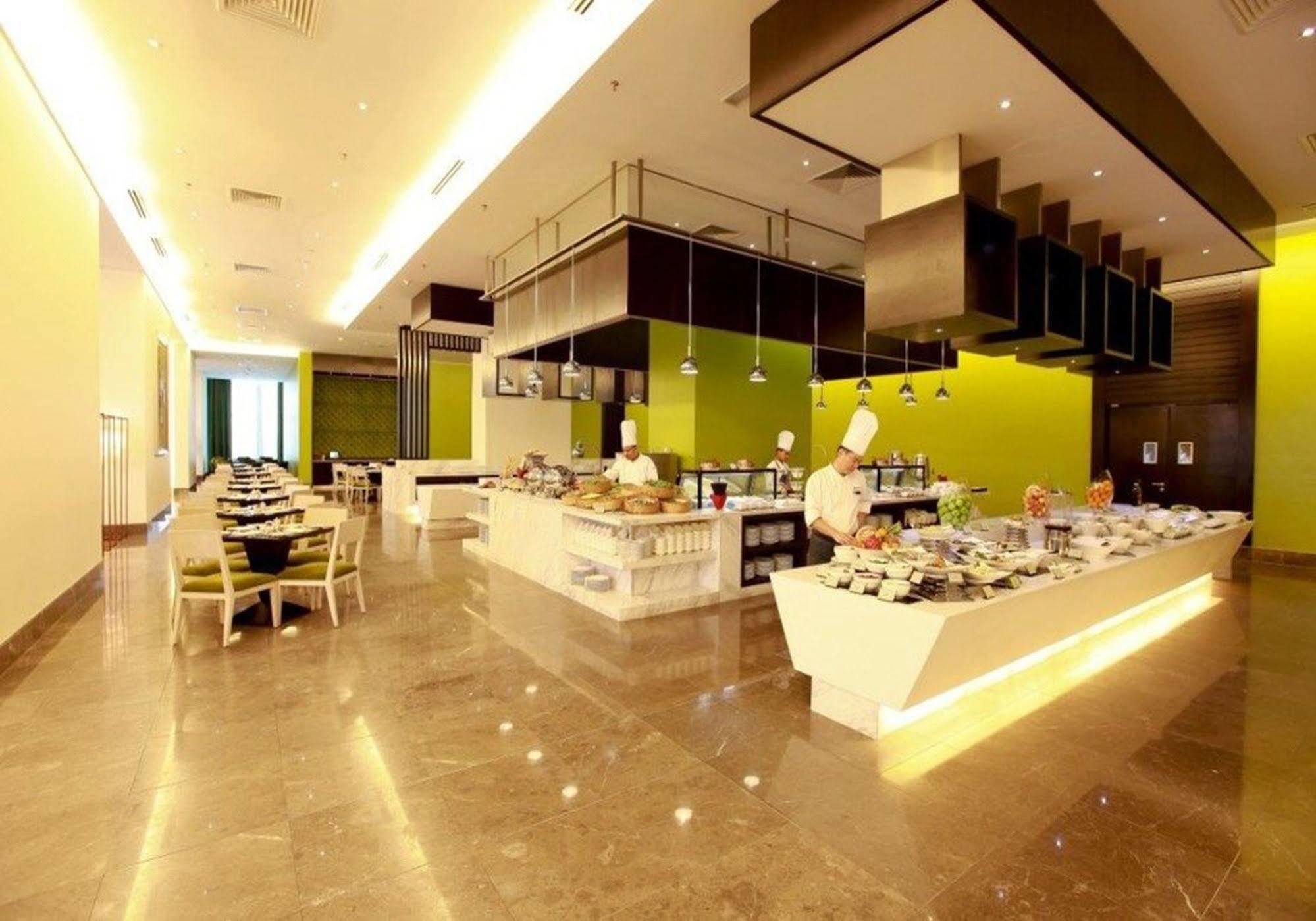 Hatten Hotel Melaka Экстерьер фото The restaurant